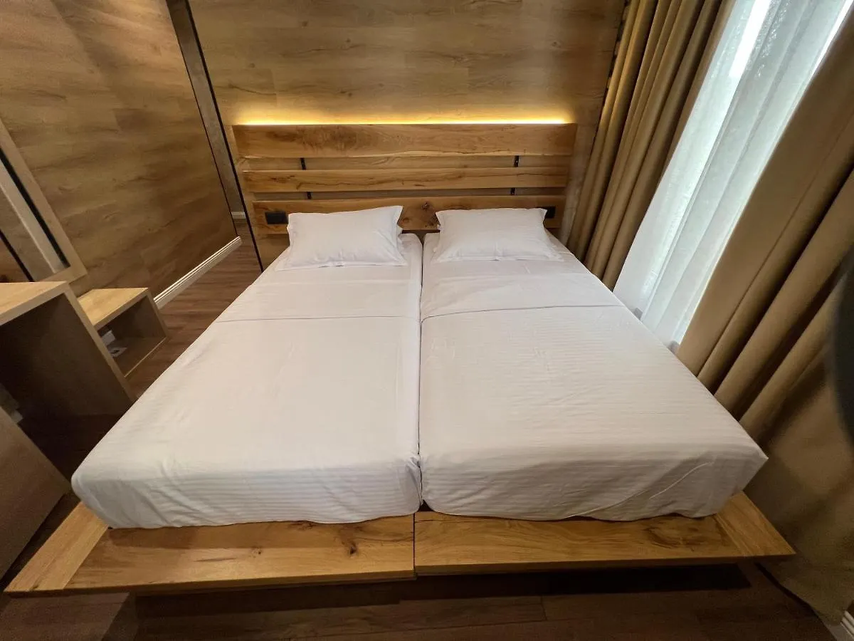 Bujtina Ajazi Hotel Kavaje Albania