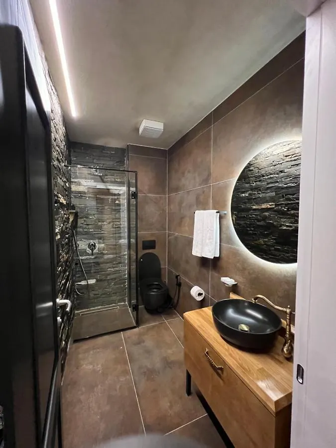 Bujtina Ajazi Hotel Kavaje Albania